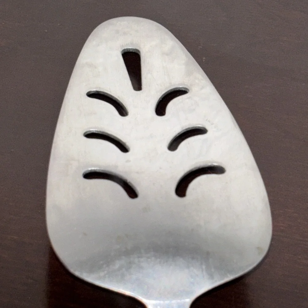 NASCO Lady Grace Stainless Steel Pierced Pie Server Japan Flatware